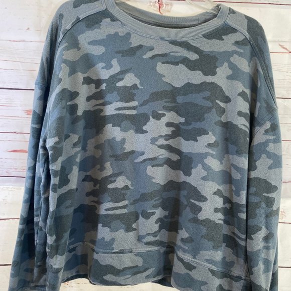 Universal Threads Boxy Camouflage Long Sleeve Top NWOT Women's Size Large - Picture 7 of 11